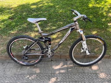 Used Trek Fuel ex SRAM X7 2012 Mountainbike, Light Gray, 26 — image 1 of 13