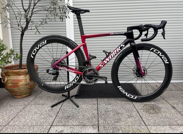 Used Specialized S-Works Tarmac SL7 - SRAM Red eTap AXS 2023 2023 Road & Gravel — image 1 of 9