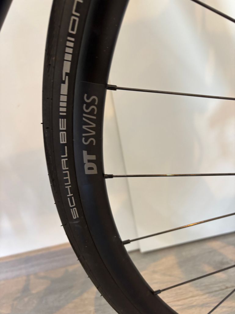 Used Specialized Tarmac SRAM Rival eTap AXS 2021 Road & Gravel, Green — image 6 of 13