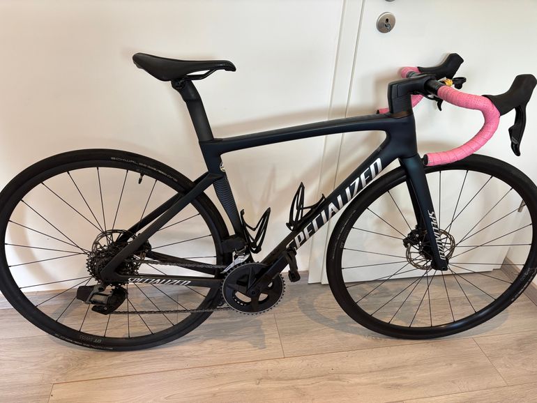 Used Specialized Tarmac SRAM Rival eTap AXS 2021 Road & Gravel, Green — image 1 of 13