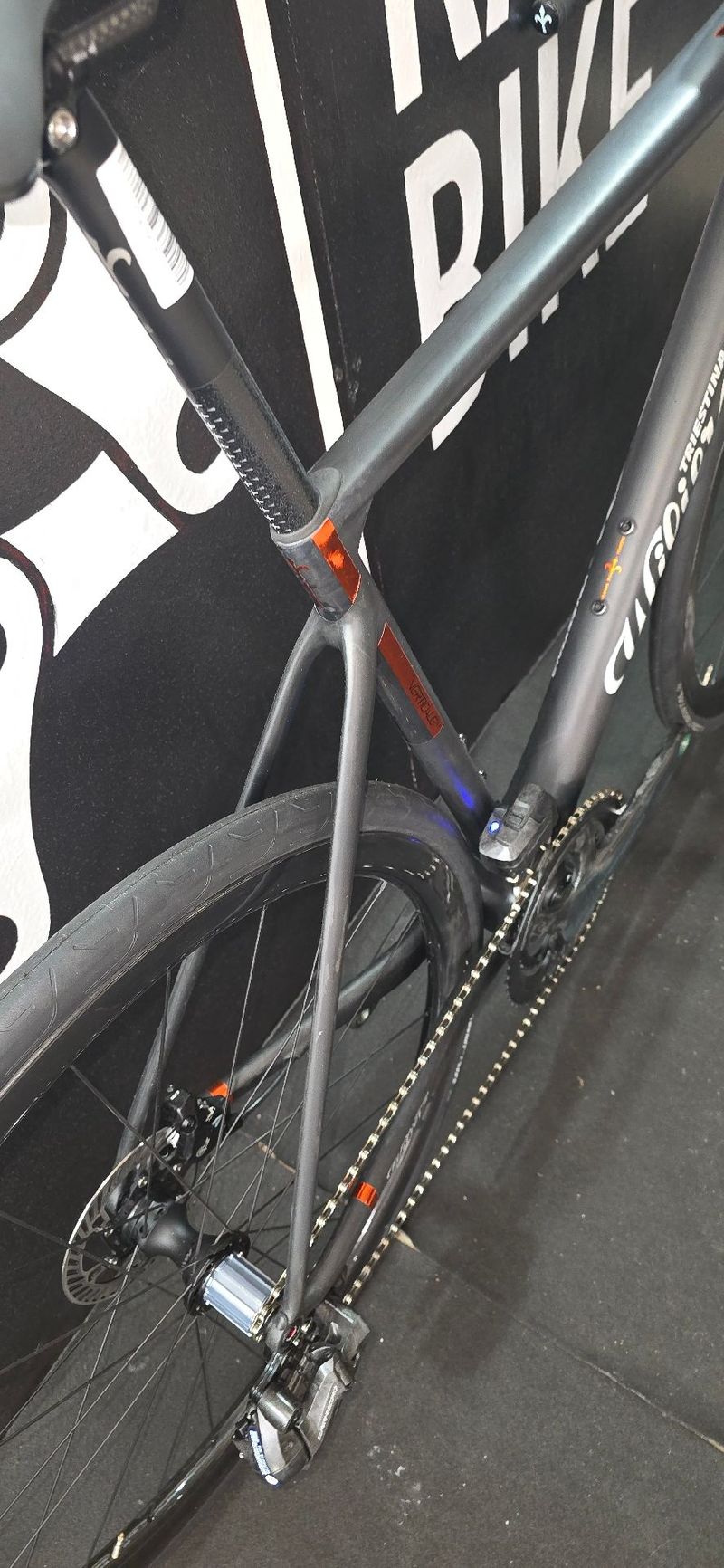Używany Wilier VERTICALE Campagnolo Super Record EPS 2025 Road & Gravel — zdjęcie 7 z 8