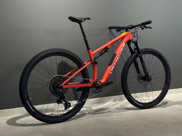 Used Specialized Epic Other SRAM 2025 Mountainbike, Orange — image 2 of 5