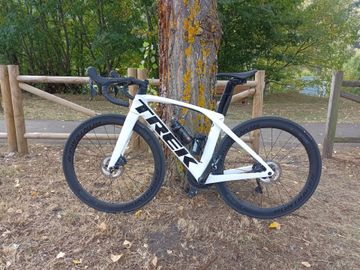 Trek Madone Shimano Ultegra 2022 Road & Gravel usato, Bianco — immagine 2 di 7