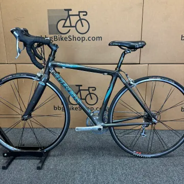 Used Trek Madone 5.0 2007 2007 Road & Gravel, Black — image 2 of 6