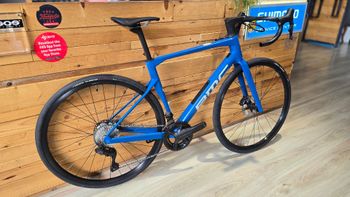 Used BMC Roadmachine TWO 2024 2024 Road & Gravel, Blau — image 2 of 3