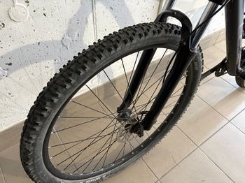 Used CUBE AIM, RACE 2022 2022 Mountainbike, Black, 27.5, 29 — image 3 of 6