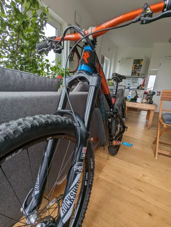 Used Radon Slide Carbon 160 9.0 HD 2017 Mountainbike, Black — image 6 of 18