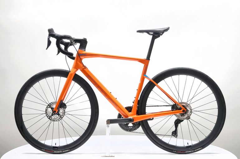 Used BMC Roadmachine One 2023 2023 Road & Gravel, Orange — image 3 of 5