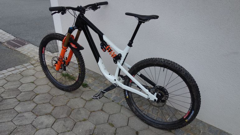 Used Rocky Mountain Altitude SRAM X0 2018 Mountainbike, Black — image 2 of 9