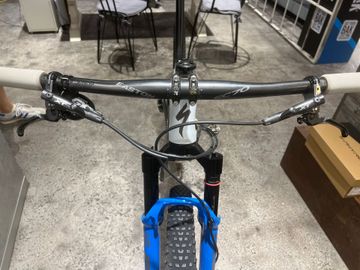 Used Specialized Epic SRAM GX Eagle 2019 Mountainbike, Light Gray — image 5 of 6