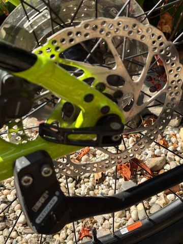 Brugt Trek Powerfly 5 Gen 4 2024 2024 Mountainbike — billede 5 af 7