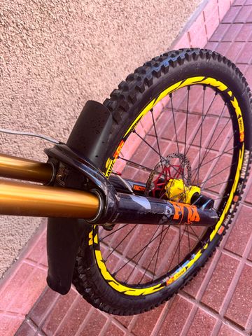 Used Santa Cruz V10 SRAM X01 DH 2020 Mountainbike, Black — image 12 of 22