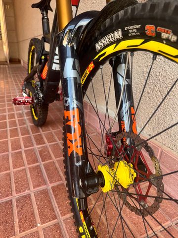 Used Santa Cruz V10 SRAM X01 DH 2020 Mountainbike, Black — image 7 of 22
