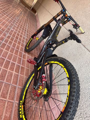 Used Santa Cruz V10 SRAM X01 DH 2020 Mountainbike, Black — image 8 of 22