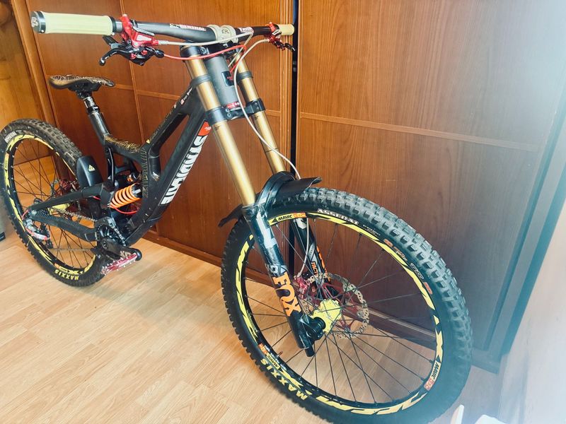 Used Santa Cruz V10 SRAM X01 DH 2020 Mountainbike, Black — image 20 of 22