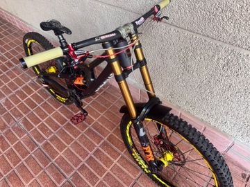 Used Santa Cruz V10 SRAM X01 DH 2020 Mountainbike, Black — image 5 of 22