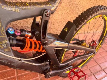 Used Santa Cruz V10 SRAM X01 DH 2020 Mountainbike, Black — image 14 of 22