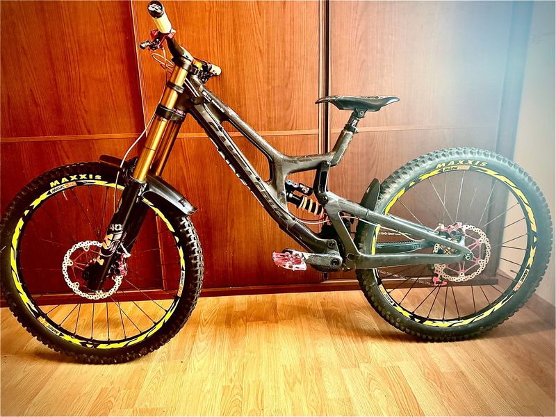 Used Santa Cruz V10 SRAM X01 DH 2020 Mountainbike, Black — image 19 of 22