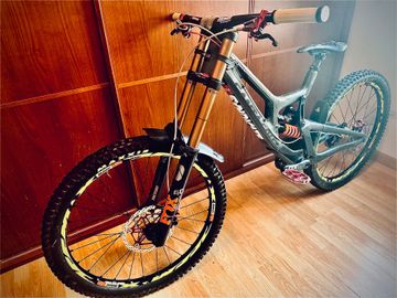 Used Santa Cruz V10 SRAM X01 DH 2020 Mountainbike, Black — image 22 of 22