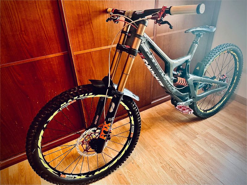 Used Santa Cruz V10 SRAM X01 DH 2020 Mountainbike, Black — image 22 of 22