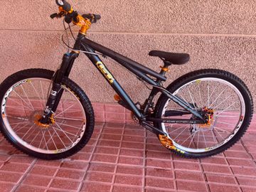 Gebrauchtes GT Chucker 1.0 2007 Mountainbike, Schwarz, 26 — Bild 2 von 10