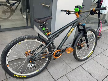Used GT Chucker 1.0 2007 Mountainbike, Black, 26 — image 2 of 12