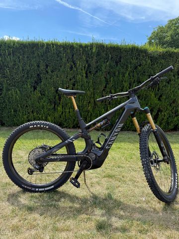 Gebrauchtes Canyon Spectral:ON CFR 2022 2022 Mountainbike, Schwarz, 29, 27.5 — Bild 1 von 7