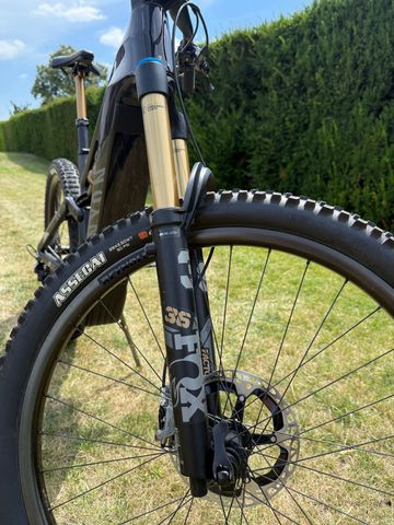 Gebrauchtes Canyon Spectral:ON CFR 2022 2022 Mountainbike, Schwarz, 29, 27.5 — Bild 5 von 7
