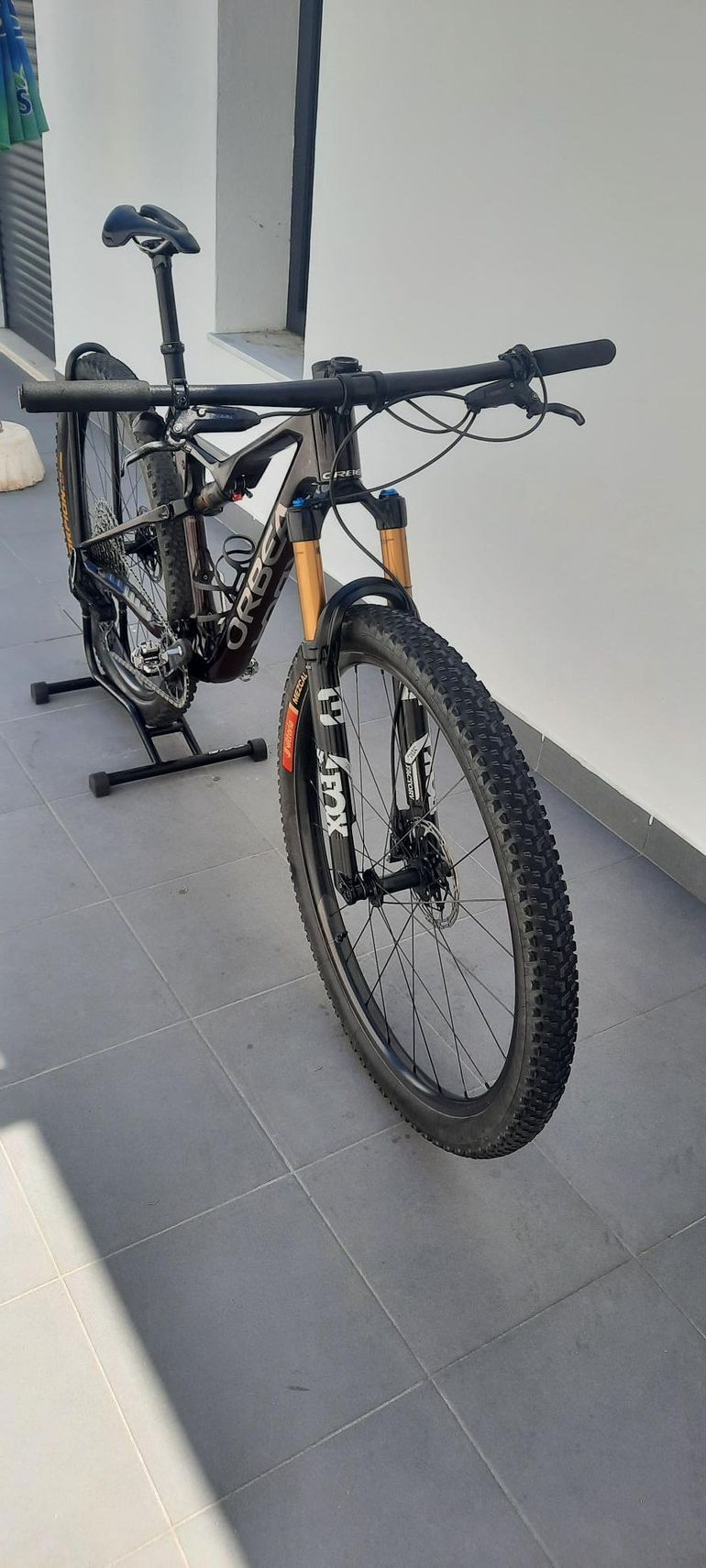 Used Orbea Oiz SRAM X0 Eagle AXS (T-Type) 2024 Mountainbike, Red, 29 — image 2 of 12
