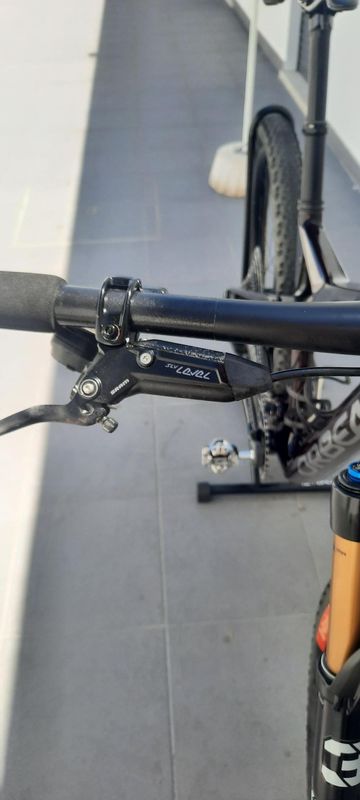 Used Orbea Oiz SRAM X0 Eagle AXS (T-Type) 2024 Mountainbike, Red, 29 — image 8 of 12