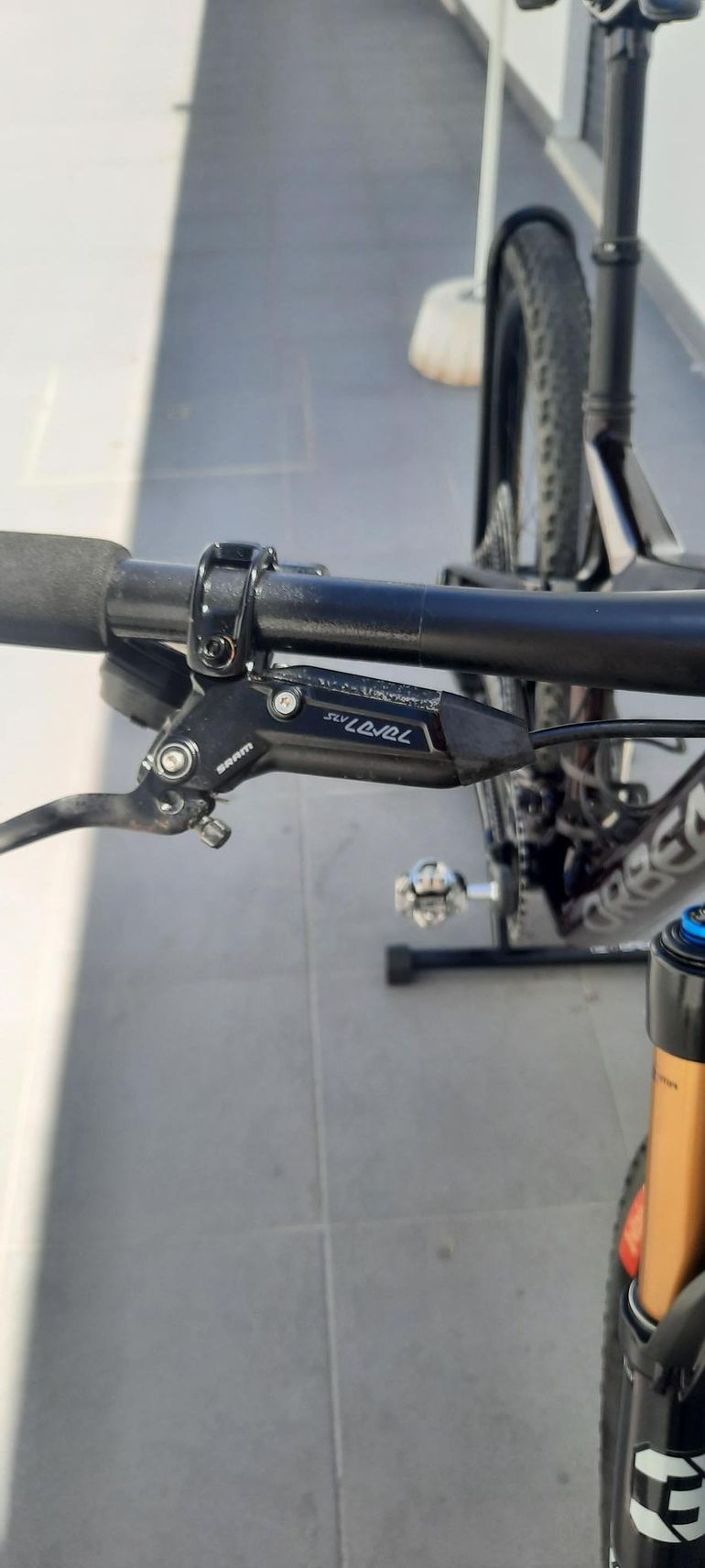 Used Orbea Oiz SRAM X0 Eagle AXS (T-Type) 2024 Mountainbike, Red, 29 — image 8 of 12