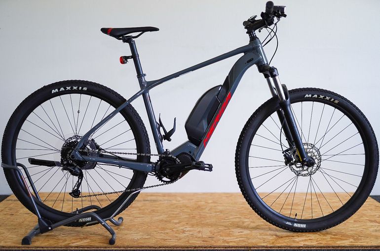 Used Merida EBIG Nine LTD 2023 Mountainbike, Light Gray — image 1 of 12
