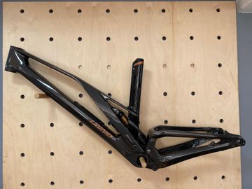 Used UNNO Burn Frameset 2024 Mountainbike, Black, Mixed — image 2 of 4