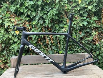 Used Giant TCR Advanced SL Disc 2020 Road & Gravel, Black — image 2 of 4