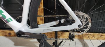 Bianchi Oltre SRAM Rival eTap AXS 2022 Road & Gravel usato, Bianco — immagine 3 di 11