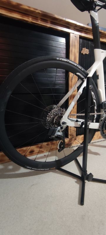 Bianchi Oltre SRAM Rival eTap AXS 2022 Road & Gravel usato, Bianco — immagine 9 di 11