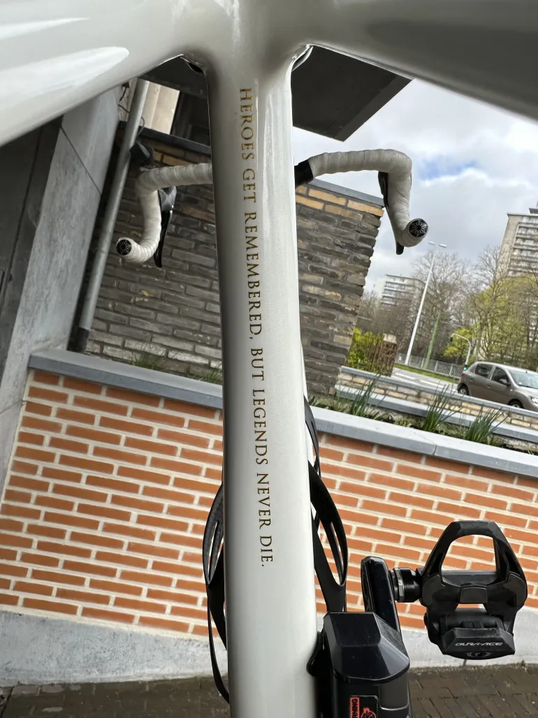 Used Specialized S-Works Roubaix Dura-Ace Di2 2018 Road & Gravel, Hellgrau — image 4 of 7