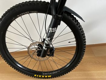 Used Canyon Torque:ON CF 8 2023 2023 Mountainbike, Black, 29, 27.5 — image 8 of 13