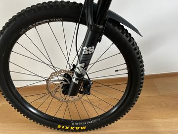 Used Canyon Torque:ON CF 8 2023 2023 Mountainbike, Black, 29, 27.5 — image 8 of 13