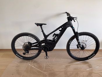 Used Canyon Torque:ON CF 8 2023 2023 Mountainbike, Black, 29, 27.5 — image 2 of 13
