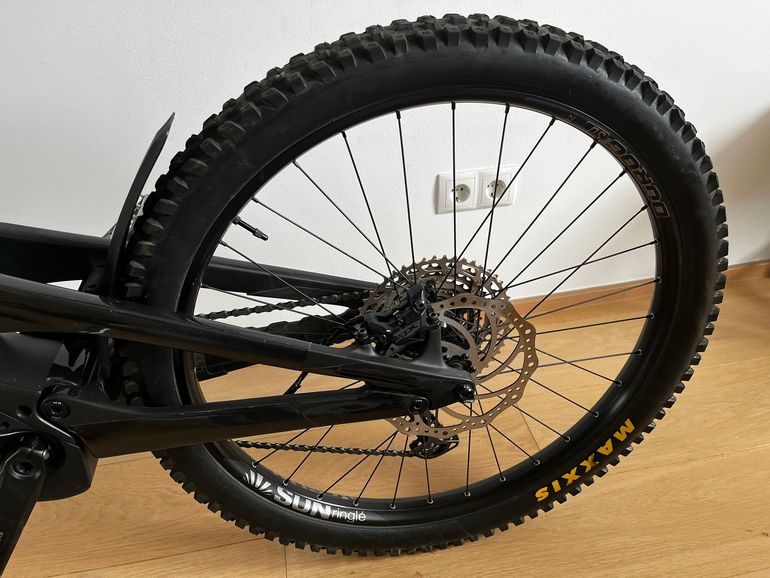 Used Canyon Torque:ON CF 8 2023 2023 Mountainbike, Black, 29, 27.5 — image 10 of 13