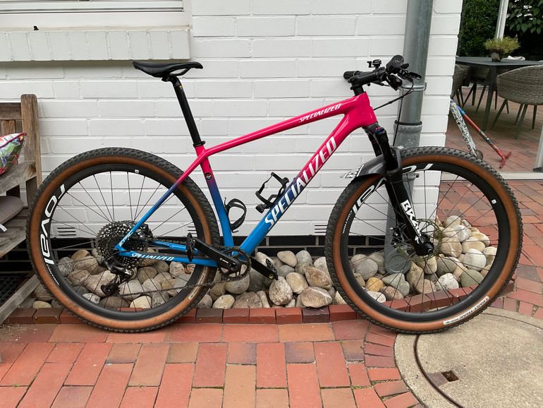 Used Specialized HT Pro Carbon 29“ Acid Pink / Blue /white / Größe L 2021 Mountainbike, Violett — image 2 of 6