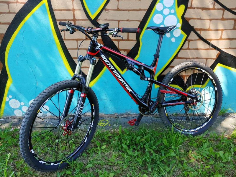 Używany Rocky Mountain Altitude 770 MSL 2016 2016 Mountainbike — zdjęcie 1 z 8