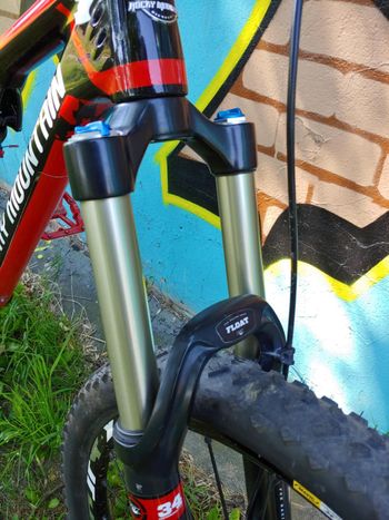 Used Rocky Mountain Altitude 770 MSL 2016 2016 Mountainbike, Black, 27.5 — image 4 of 8