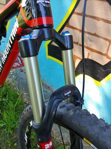 Używany Rocky Mountain Altitude 770 MSL 2016 2016 Mountainbike — zdjęcie 4 z 8