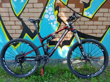 Używany Rocky Mountain Altitude 770 MSL 2016 2016 Mountainbike — zdjęcie 6 z 8