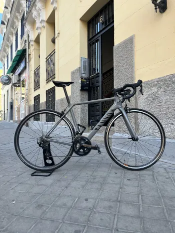 Used Canyon Ultimate CF SL 7 2022 Road & Gravel, Light Gray — image 1 of 6