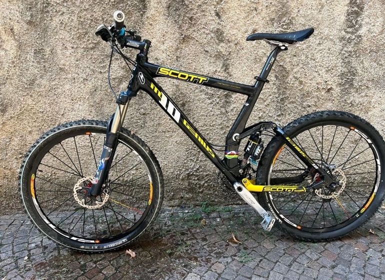 Used Scott SCOTT GENIUS MC 10 CARBON 26" 2006 Mountainbike, Schwarz — image 2 of 8