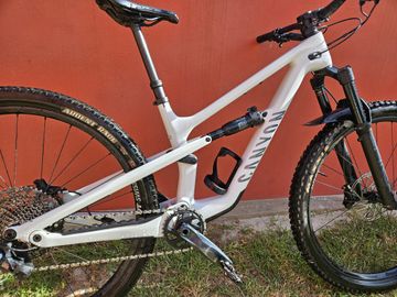 Canyon Spectral 125 CF 7 2023 2023 Mountainbike d'occasion — image 2 sur 12