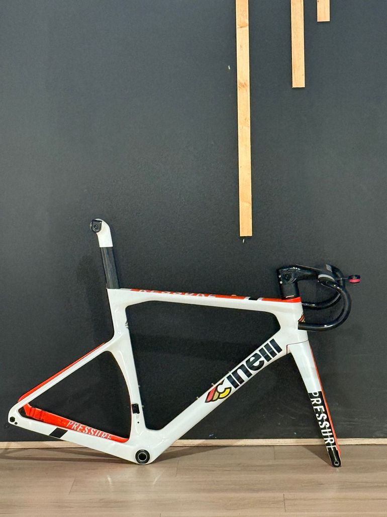 Used Cinelli PRESSURE - ULTEGRA DISC 11S 2024 Frameset 2024 Road & Gravel, White — image 1 of 3